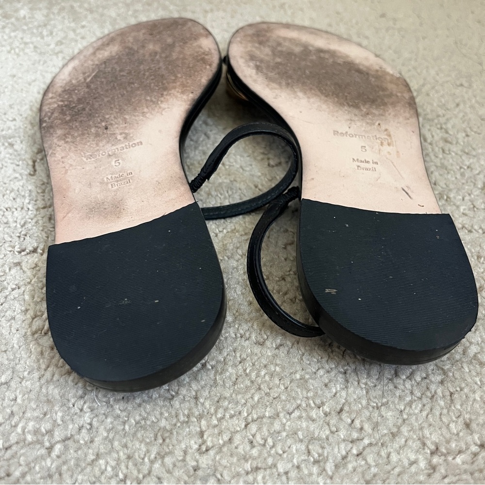 Reformation Cassandra Black Leather Flat Sandals with Gold Toe Accents size 5 - Picture 13 of 15